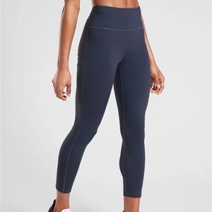 Athleta Ultimate Stash 7/8 Tight - Navy